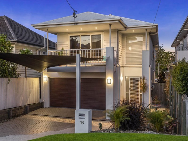 13 Parkview Ave, Wynnum QLD 4178