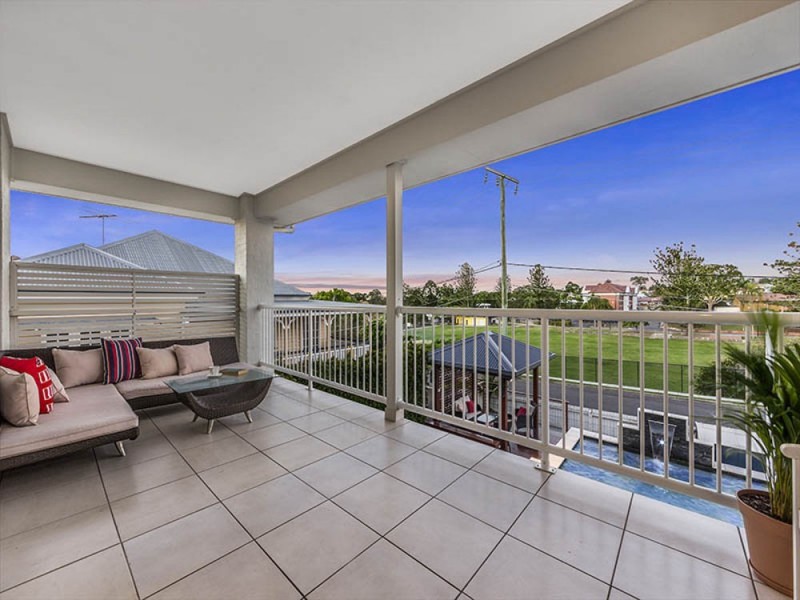 13 Parkview Ave, Wynnum QLD 4178