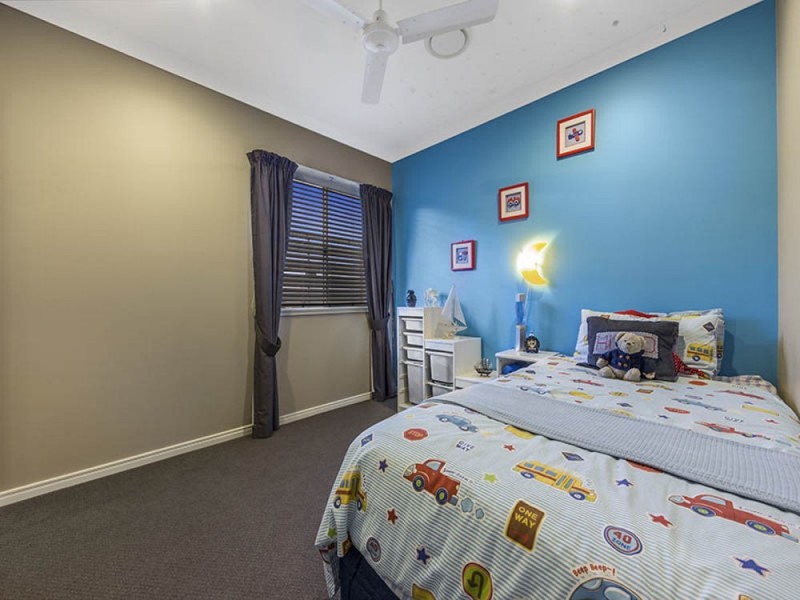 13 Parkview Ave, Wynnum QLD 4178
