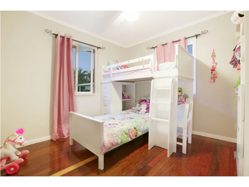 3 Tarooko St, Manly West QLD 4179