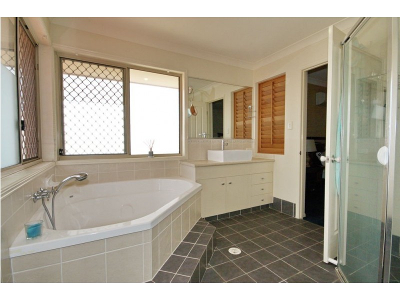 4 McCormack Place, Wakerley QLD 4154