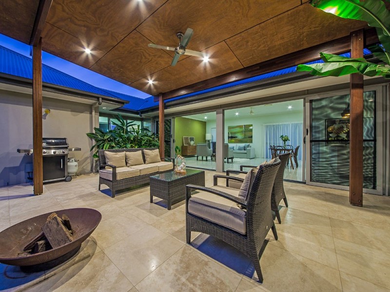 7 Esk Crescent, Wakerley QLD 4154