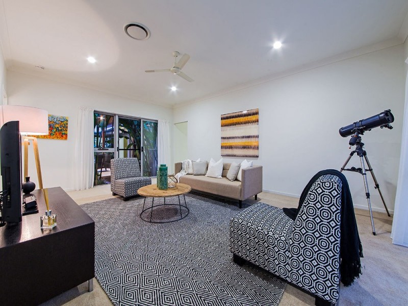 7 Esk Crescent, Wakerley QLD 4154