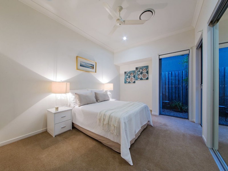 7 Esk Crescent, Wakerley QLD 4154