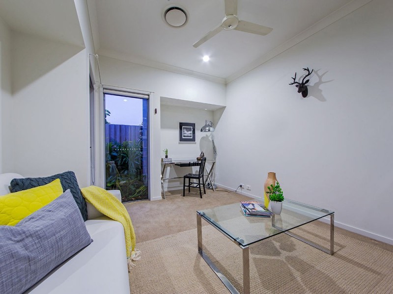 7 Esk Crescent, Wakerley QLD 4154