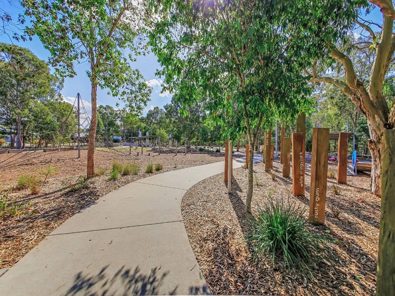 7 Esk Crescent, Wakerley QLD 4154