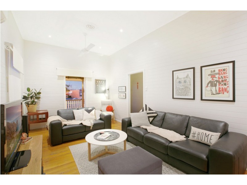 76 Clara St, Wynnum QLD 4178