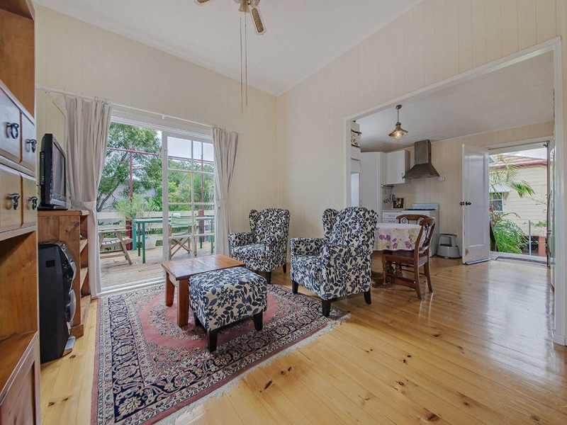 52 Cardigan Pde, Manly QLD 4179