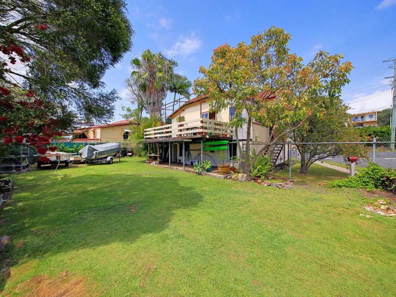 52 Cardigan Pde, Manly QLD 4179