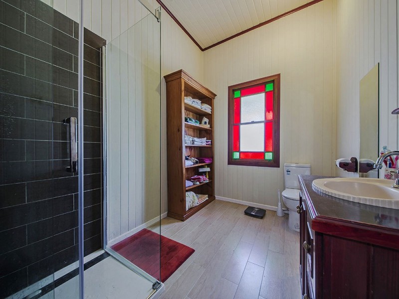 52 Cardigan Pde, Manly QLD 4179