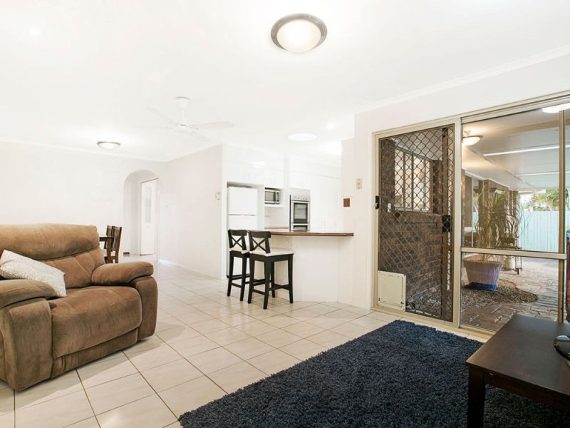 8 Riverton Drive, Wellington Point QLD 4160