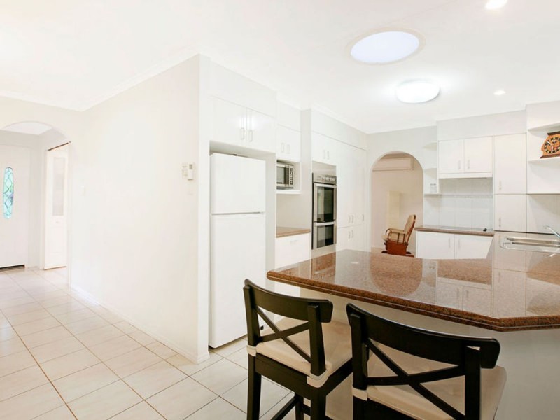 8 Riverton Drive, Wellington Point QLD 4160