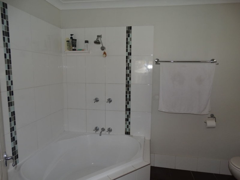 38 Pansy Street, Wynnum QLD 4178