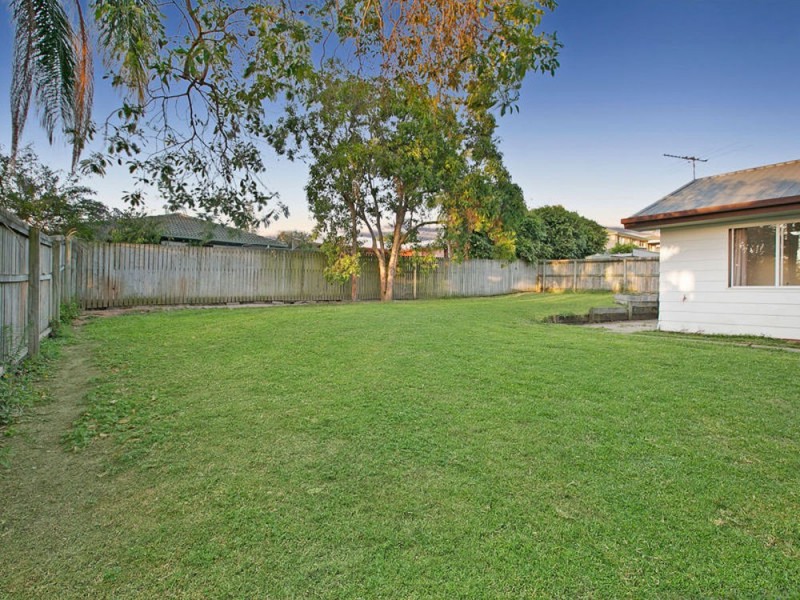 12 Gurnai Street, Belmont QLD 4153