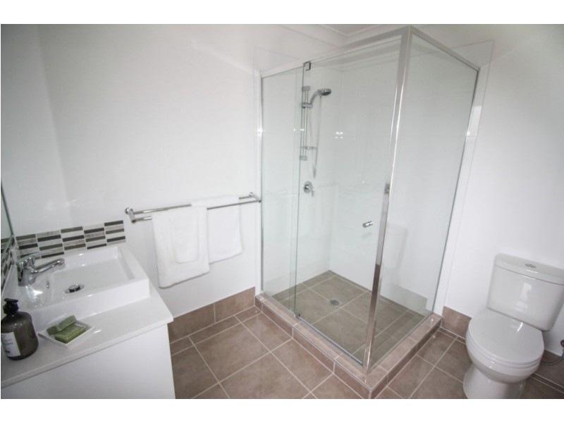 6 Fernbourne Rd, Wellington Point QLD 4160