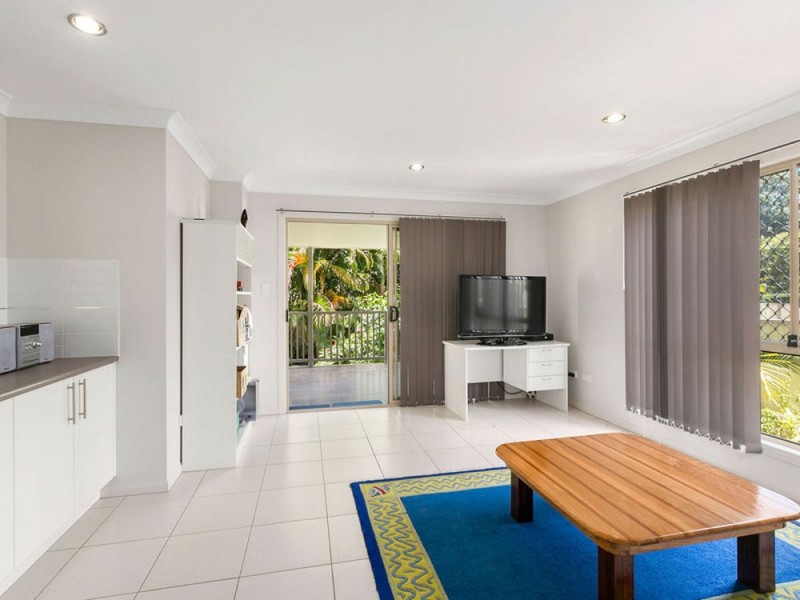 801 Esplanade, Lota QLD 4179
