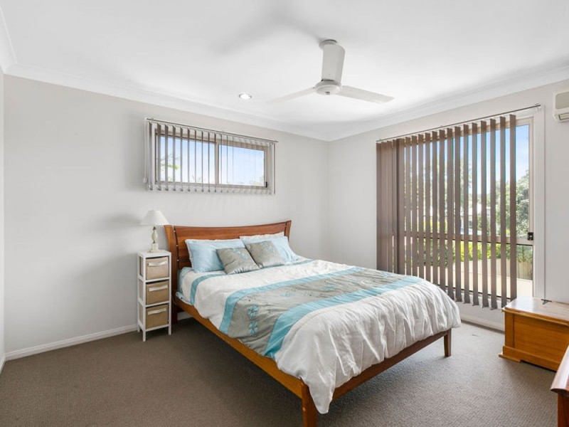 801 Esplanade, Lota QLD 4179