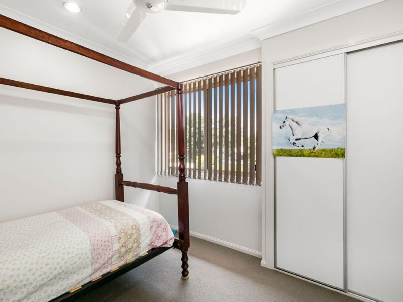 801 Esplanade, Lota QLD 4179