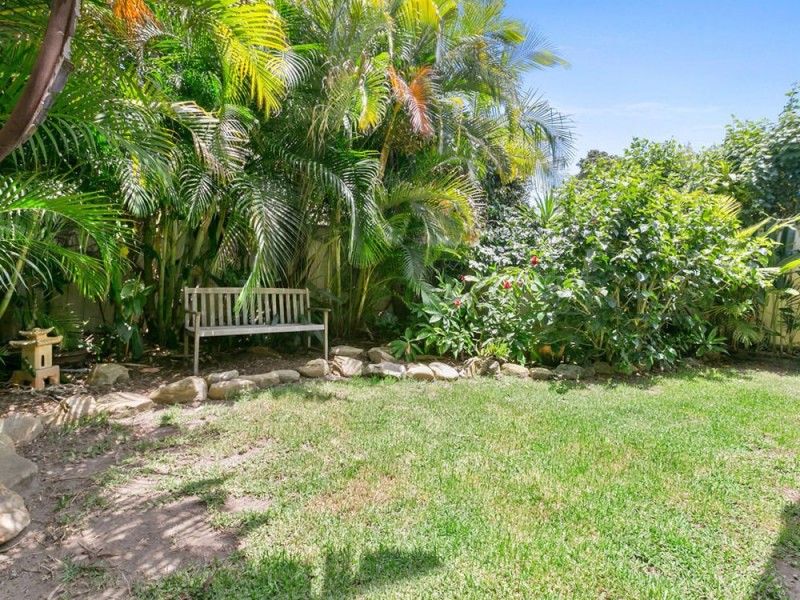 801 Esplanade, Lota QLD 4179