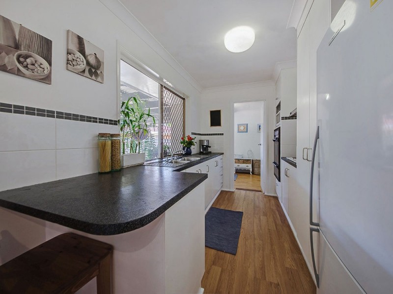 43 Emmett Street, Wynnum West QLD 4178