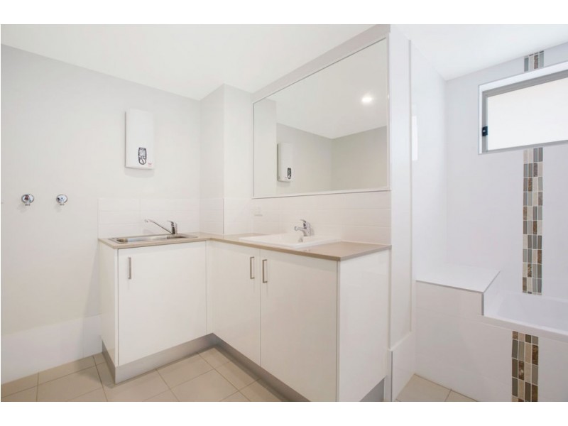 10/34 Emsworth St, Wynnum QLD 4178