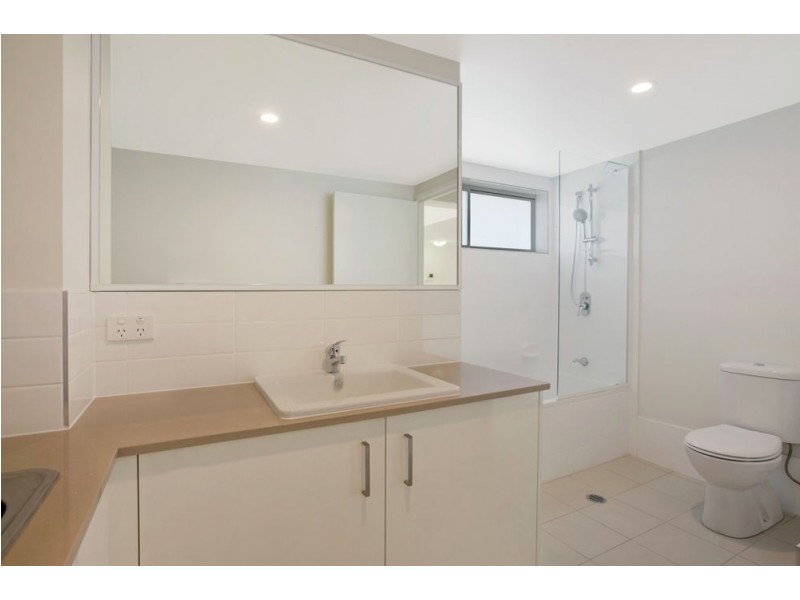 10/34 Emsworth St, Wynnum QLD 4178