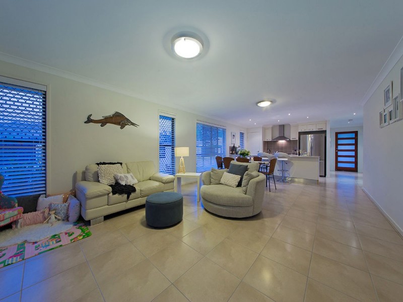 17 Higgs Circuit, Wynnum West QLD 4178