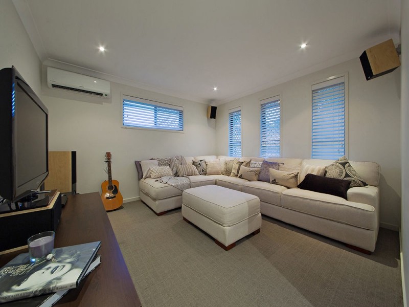17 Higgs Circuit, Wynnum West QLD 4178