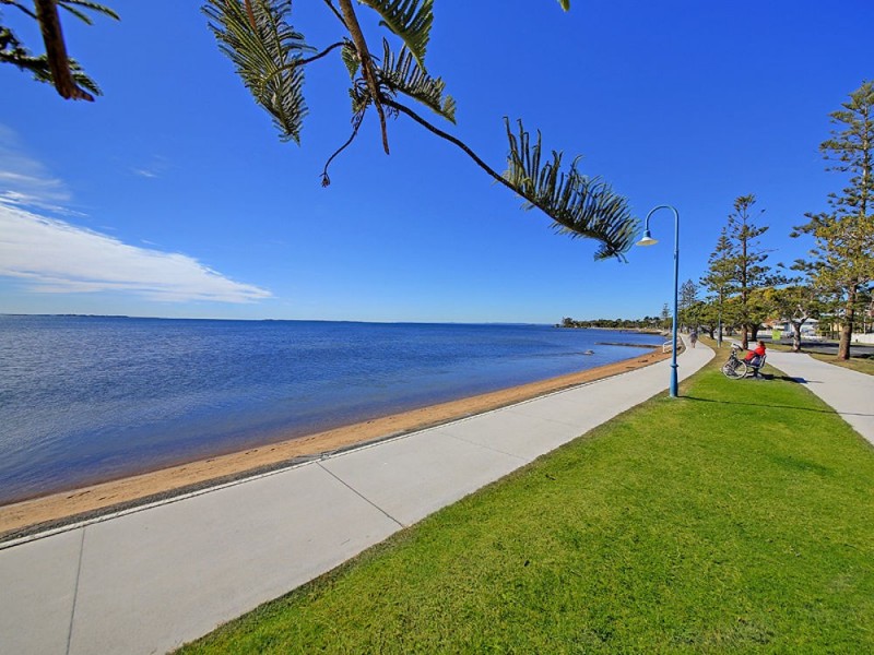 33-35 Berrima St, Wynnum QLD 4178