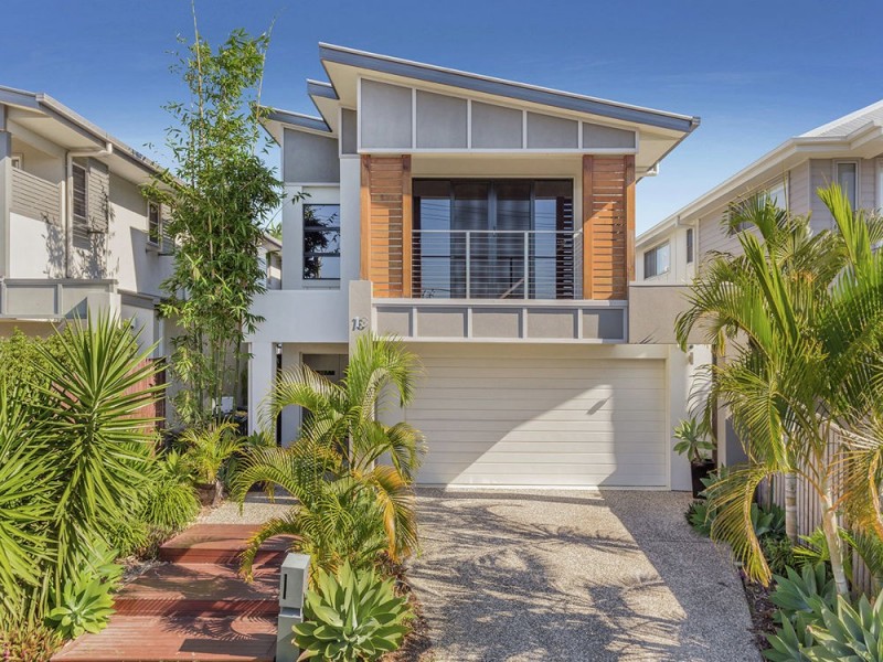 18 Parkview Avenue, Wynnum QLD 4178