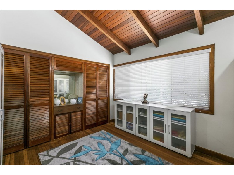 255 Wondall Rd, Wynnum West QLD 4178