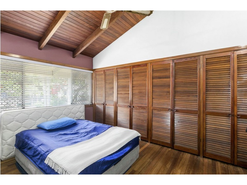 255 Wondall Rd, Wynnum West QLD 4178