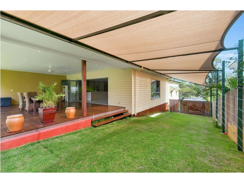 11 Raeburn St, Manly QLD 4179