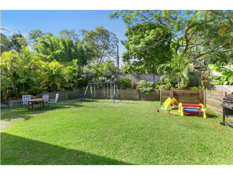 11 Raeburn St, Manly QLD 4179