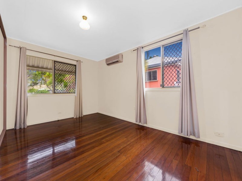254 Whites Road, Lota QLD 4179