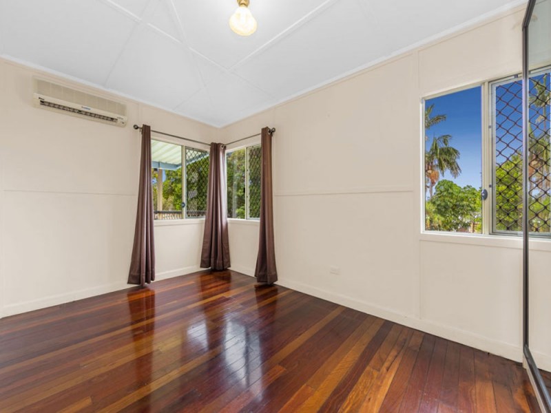 254 Whites Road, Lota QLD 4179