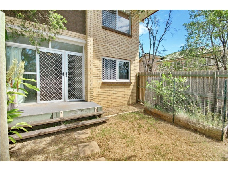 1/31 Robinson Street, Coorparoo QLD 4151