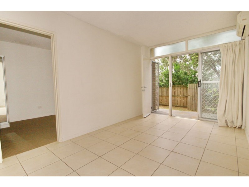 1/31 Robinson Street, Coorparoo QLD 4151