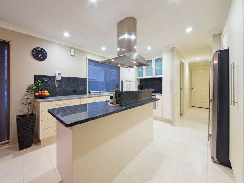 16 Schooner Circuit, Manly West QLD 4179