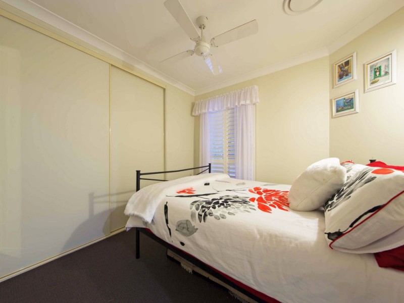 16 Schooner Circuit, Manly West QLD 4179