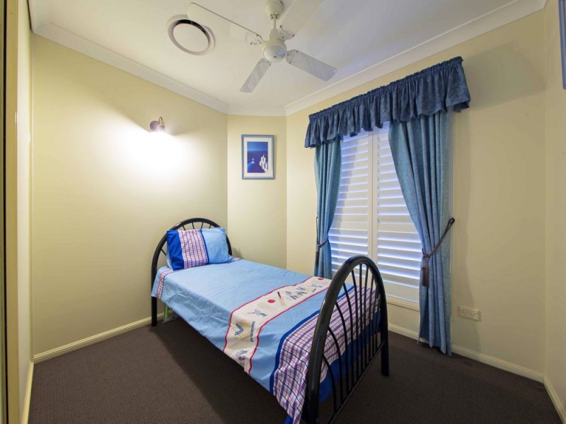 16 Schooner Circuit, Manly West QLD 4179