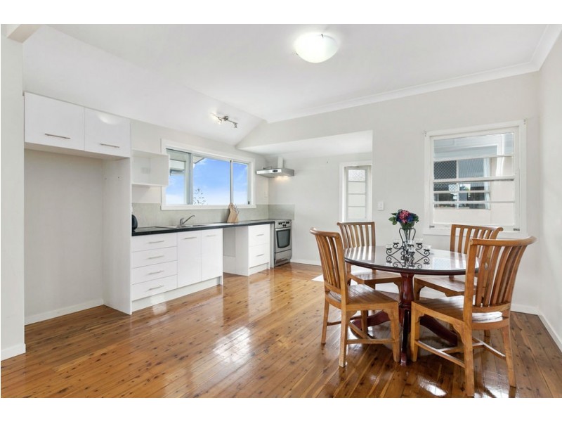23 Whites Road, Manly West QLD 4179