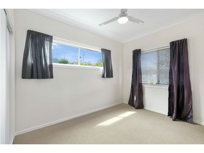 23 Whites Road, Manly West QLD 4179