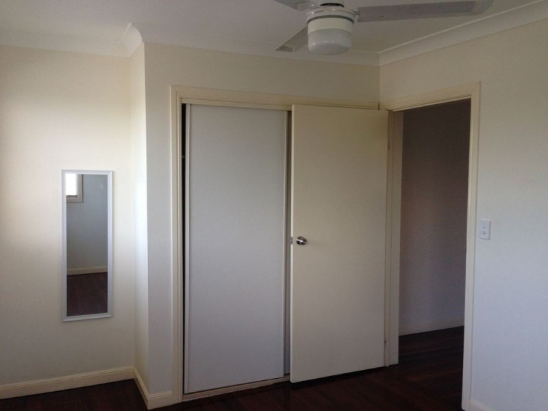 25 Bernays Road, Wynnum West QLD 4178