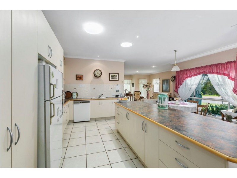 6 Dane Ct, Manly West QLD 4179