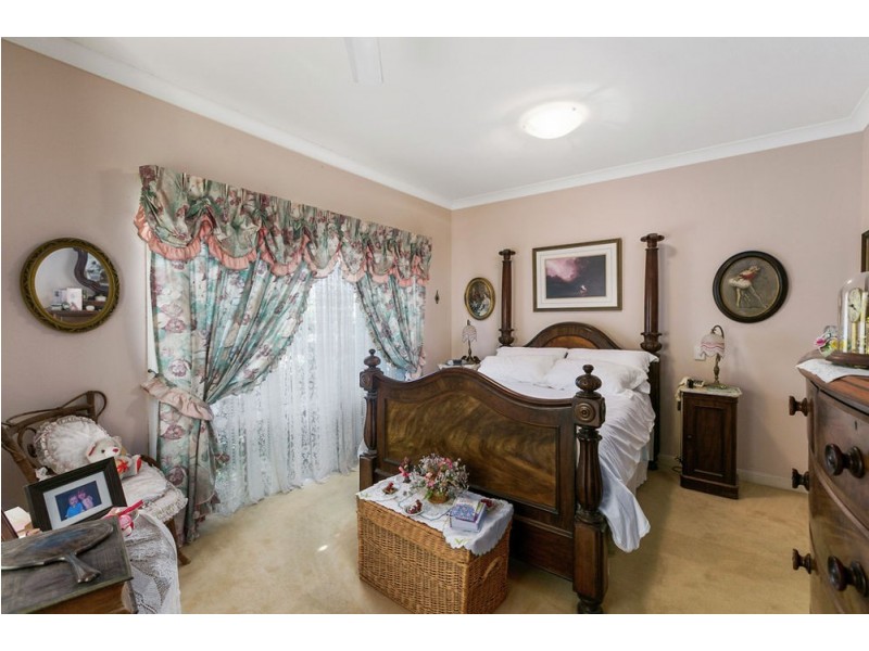 6 Dane Ct, Manly West QLD 4179