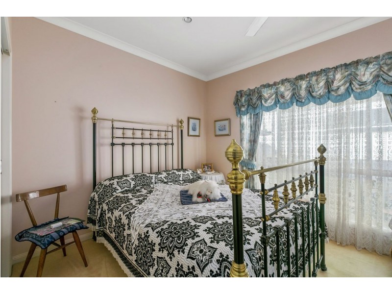 6 Dane Ct, Manly West QLD 4179