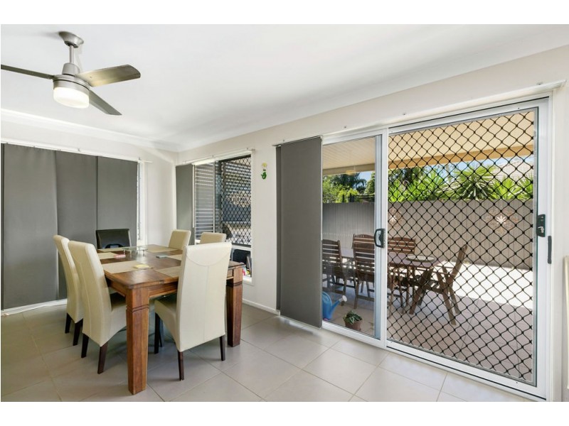 36 Crawford Rd, Wynnum West QLD 4178