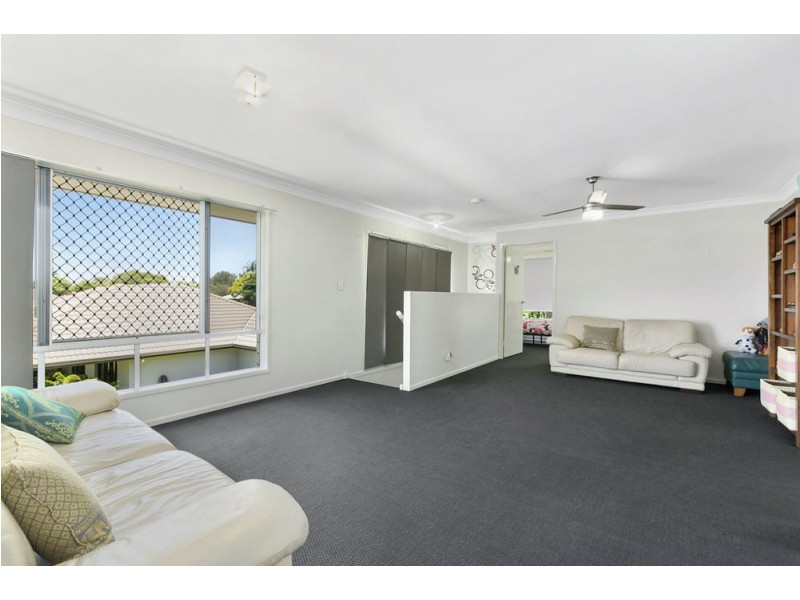 36 Crawford Rd, Wynnum West QLD 4178