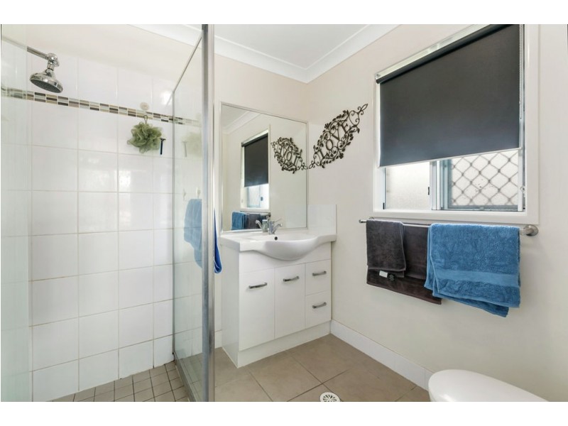 36 Crawford Rd, Wynnum West QLD 4178